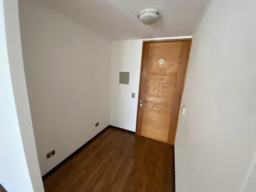 Departamento En Avda Brasil, En Buen Estado De Conservación