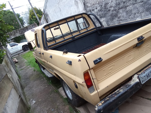 F-100 Ano 1977