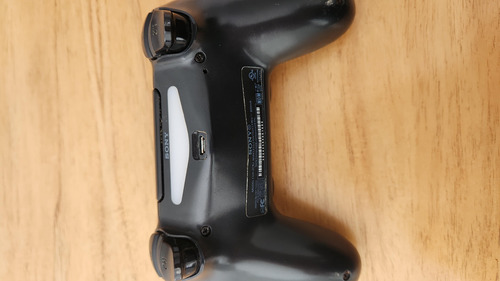 Playstation 4 500 Gb. + 2 Controles Con Detalles Menores. Negro (Usado)