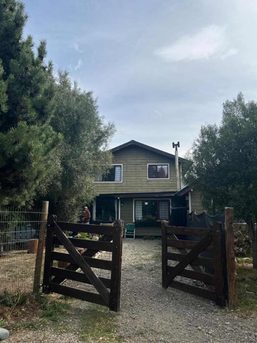 Terreno Con 2 Casas En Venta, San Carlos De Bariloche