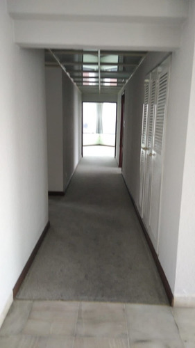 Imagen 8 de 12 de Vendo D Oportunidad Departamento 245 M2 $.880/m2.super Lujo Acabados Europa. El Bosque (bajo). Vistas Unicas. Seguridad. 2 Garages Cubiertos Y Bodega. Copropiedad 840 M2 Parque Privado Bbq . Y Mas...
