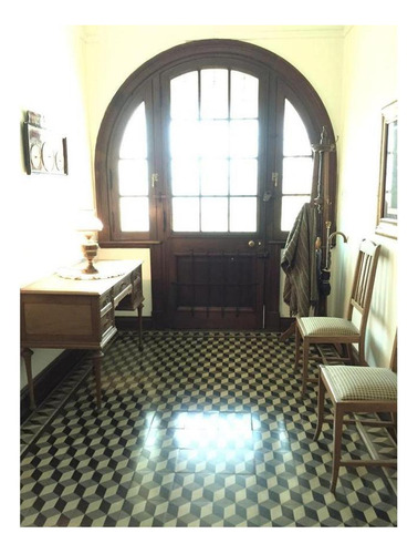 Gran Chalet En Venta: Sobre Calle Ohggins, Hurlingham