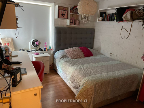 Casa En Venta De 4 Dorm. En La Florida / Sta. Amalia