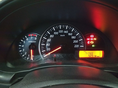 Imagem 7 de 10 de Nissan March 1.6 Sv 16v Flex 4p Manual