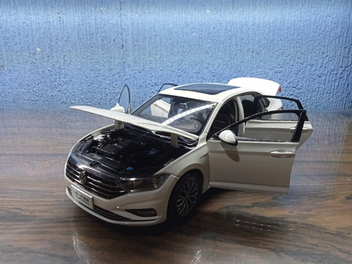 Volkswagen Jetta/sagitar Escala 1/18 1:18 1 18 Blanco (Usado)