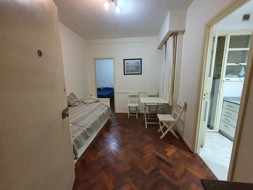 Departamento En Recoleta.  Excelente Ubicación.  34 M2.