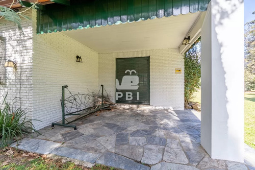 Casa De 3 Dormitorios Y Servicio En Solana, Punta Ballena - Ref : Pbi12665