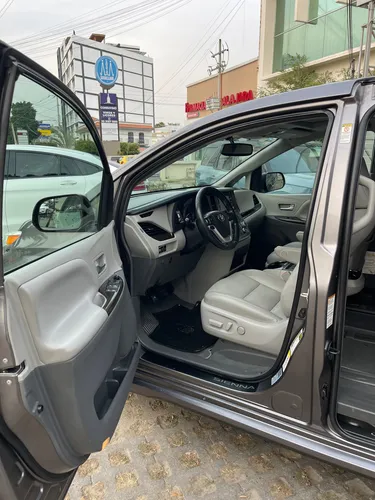 Toyota Sienna 3.5 Xle Piel At