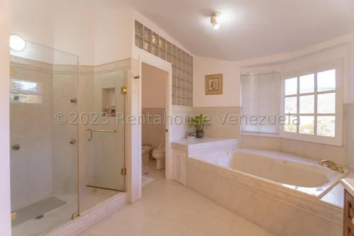 Casa En Venta 23-26421