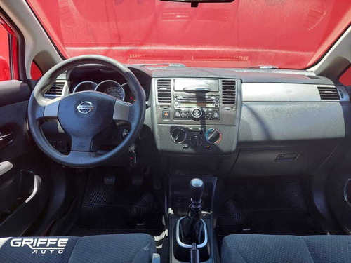 Imagem 8 de 14 de Nissan Tiida Hatch S 1.8 16v-mt 4p 2012