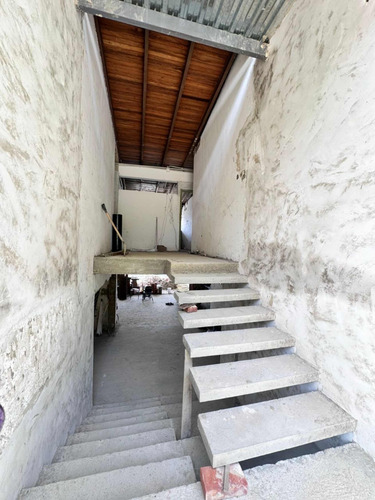 Quinta En Cumbres De Curumo 4h 6b 4p