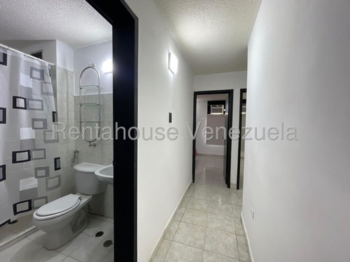 Apartamento En Alquiler En Urbanización Privada Narayola La Morita Amoblado Piso Bajo Listo Para Mudarse Nela 25-17684