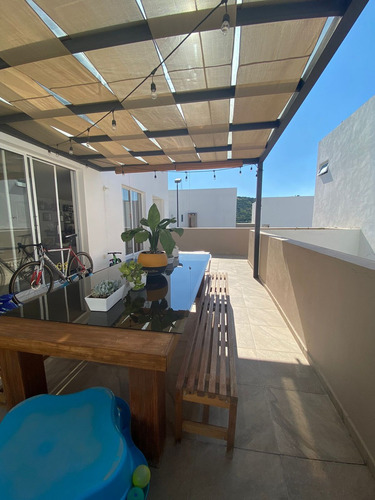 Imagen 4 de 10 de Departamento De Dos Pisos En Venta, Punta Esmeralda Corregid