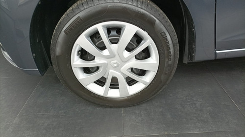 Imagen 6 de 25 de Renault Logan Life 1.6 2022 Volkswagen Fiat Peugeot Ford G