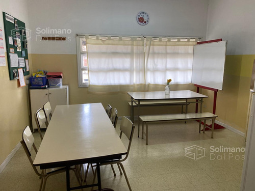 Local / Oficina / Instituto Educativo En Olivos