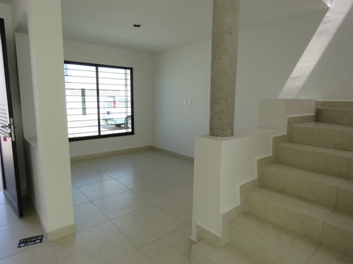 Casatuya, Casa En Venta En San Gerardo Modelo Viena. Aguasca