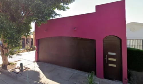 Casa En Venta, Recuperación Bancaria, Col. Jardines Del Bosque, Los Mochis, Sinaloa. Jf08
