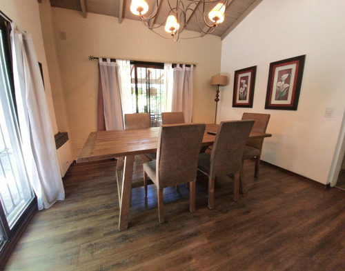 Casa | Amb | 4 Dorm | 400 M2 | Lote 800 M2