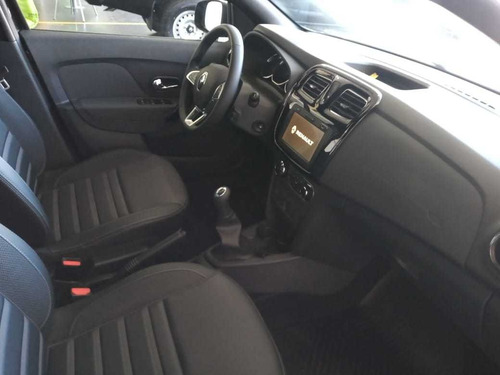 Imagen 13 de 14 de Renault Logan 1.6 Intense Motor Cadenero (eo)