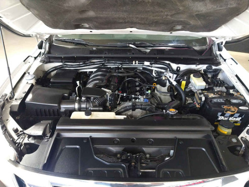 Imagen 12 de 15 de Nissan Pick Up Np300 2018 2p L4/2.4 Man A/c