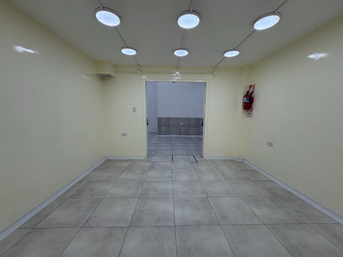 Venta Edificio A Estrenar Dos Plantas + Deposito