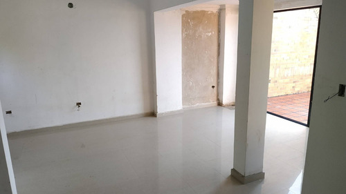 Imagen 16 de 25 de Townhouse Obra Blanca Con Terraza En Lomas Alto Lomas Del Este Valencia Nf 157068