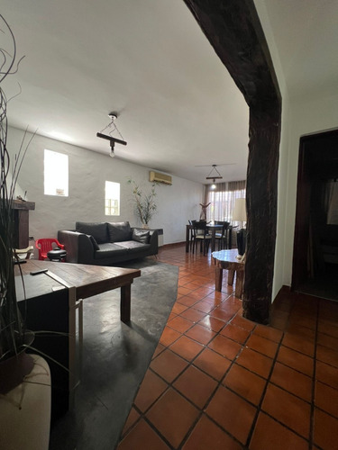 Chalet 4 Amb C/ Jardin Y Pileta