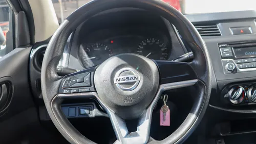 Nissan NP300 2.5 Estacas Dh Aa Mt