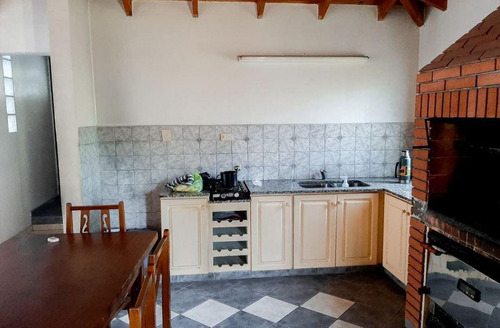 Imagen 29 de 30 de Casa Venta 4 Dormitorios, 4 Baños Y Piscina-lote 383 Mts 2 Y 230 Mts Cubiertos- La Plata