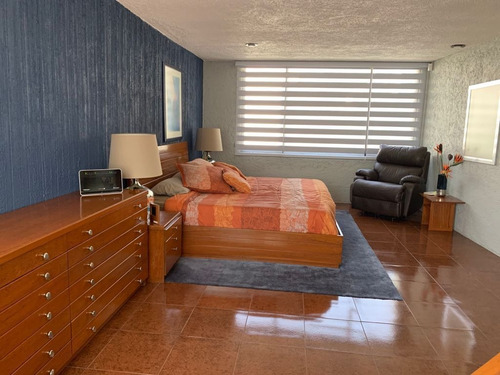 Imagen 3 de 22 de Hermosa Casa Con Jardín En Paseos Del Bosque