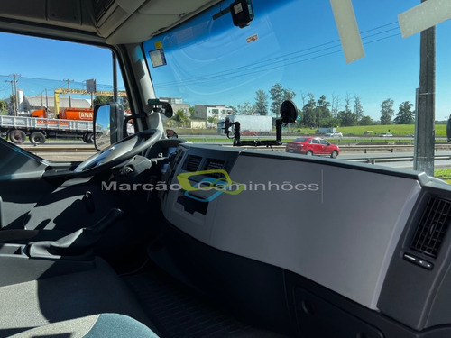 Imagem 12 de 13 de Volvo Vm 270 Ano 2021 Com Sider Com Apenas 25.000 Km