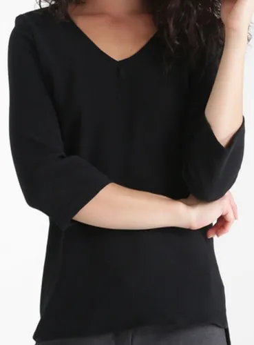 Blusas negras cuello v hot sale