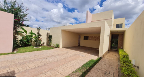 Casa En Venta En Merida Cholul Con Recamara En Planta Baja Y