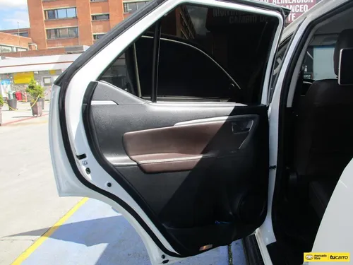 Toyota Fortuner Srv 4x2 2700cc At Aa