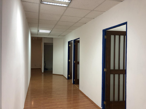 Oficina En Renta - Santa Fe Piso 2 - 151 M2