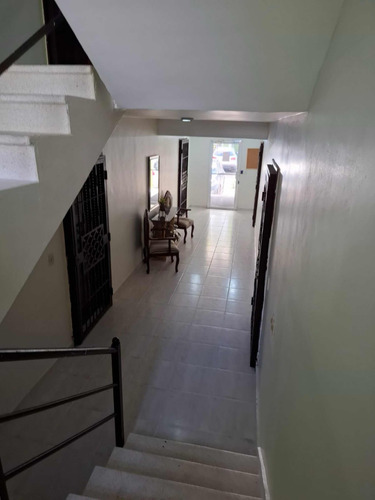 Vendo Apartamento De 3 Habitaciones En Aut. San Isidro