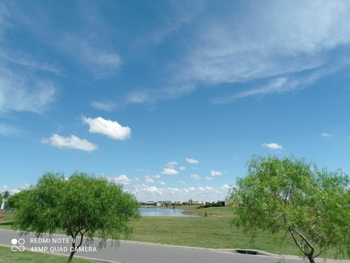Lote En Venta En San Sebastian Area 1, Con Vista A La Laguna