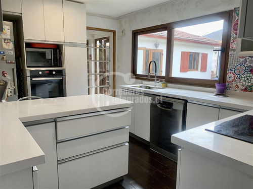 Casa En Venta De 3 Dorm. En Providencia