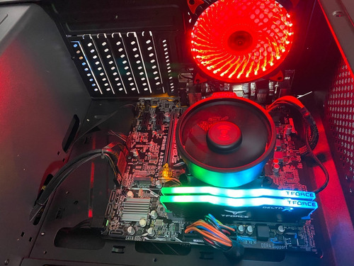 Imagen 4 de 4 de Pc Gamer Barata Ryzen 5, 16gb, Radeon, Monitor 20 , Kit Wifi