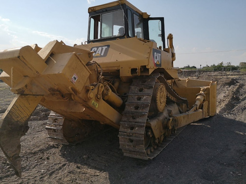 Imagen 4 de 14 de 30) Topador Frontal / Tractor Sobre Orugas Cat D8l