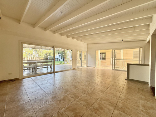 Importante Casa En Venta - Barrio Privado Las Victorias