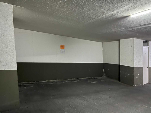 Oportunidad Estacionamiento En Excelente Ubicación