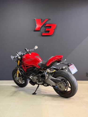 Ducati Monster 1200 S