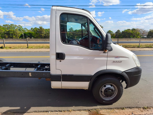 Iveco Daily 35s14 Ano 2013 Chassi - Covelp Americana