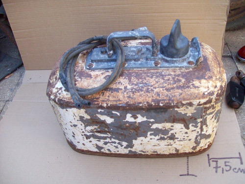 Tanque Antiguo De Motor Fuera De Borda