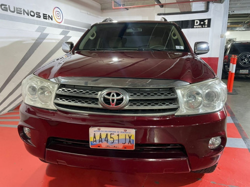 Imagen 2 de 10 de Toyota Fortuner