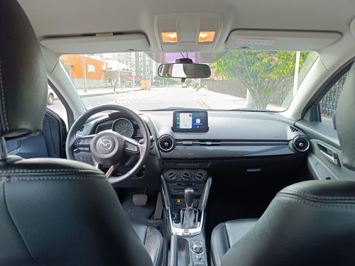Mazda 2 Sedan 1.5 Touring At