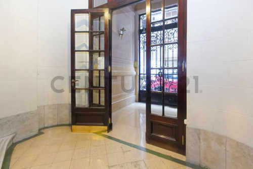 Semipiso En Venta De 4 Ambientes En Monserrat