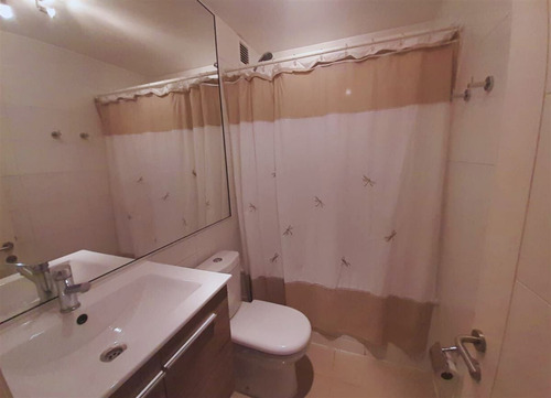 Departamento En Venta De 4 Dorm. En Papudo