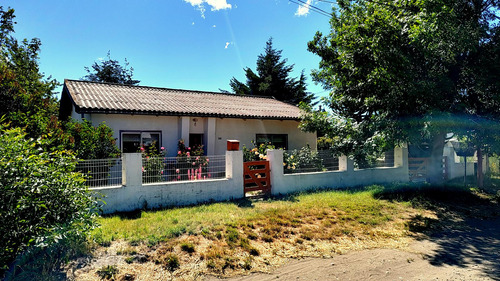 Casa En Venta En Bariloche, B° El Condor.